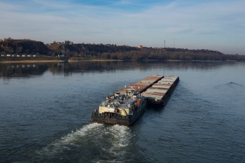 Schubverband auf der Donau